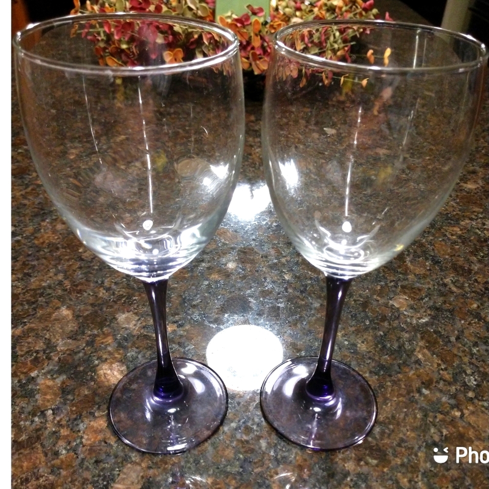 Set Of 2 Beautiful Purple Stemmed Wine Glasses